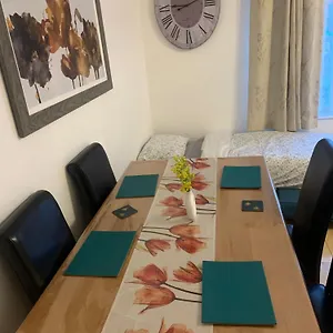 Airport House In Quiet And A Very Pleasant Area, Near London Airport Pensjonat